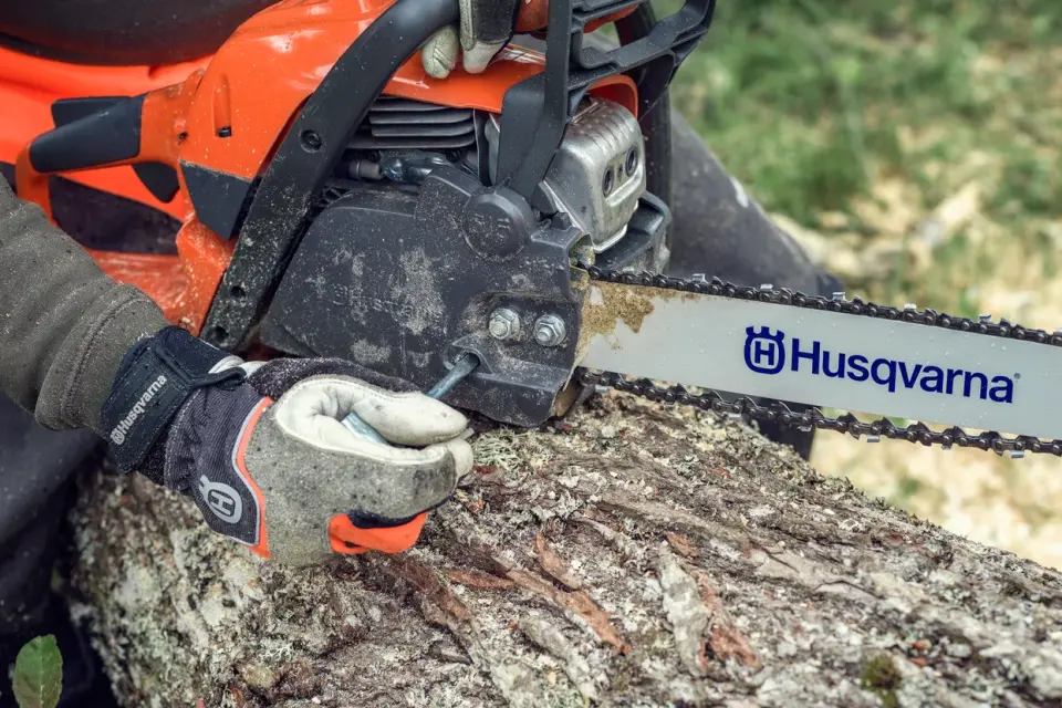 Husqvarna 135 Mark II Benzinli Motorlu Testere - 1.6 kW 40 cm